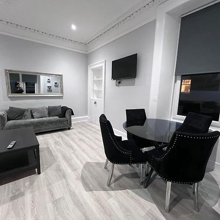 Lovely 4 Bedroom 2Nd Floor Walk Up Apartment Edinburgh Exterior foto
