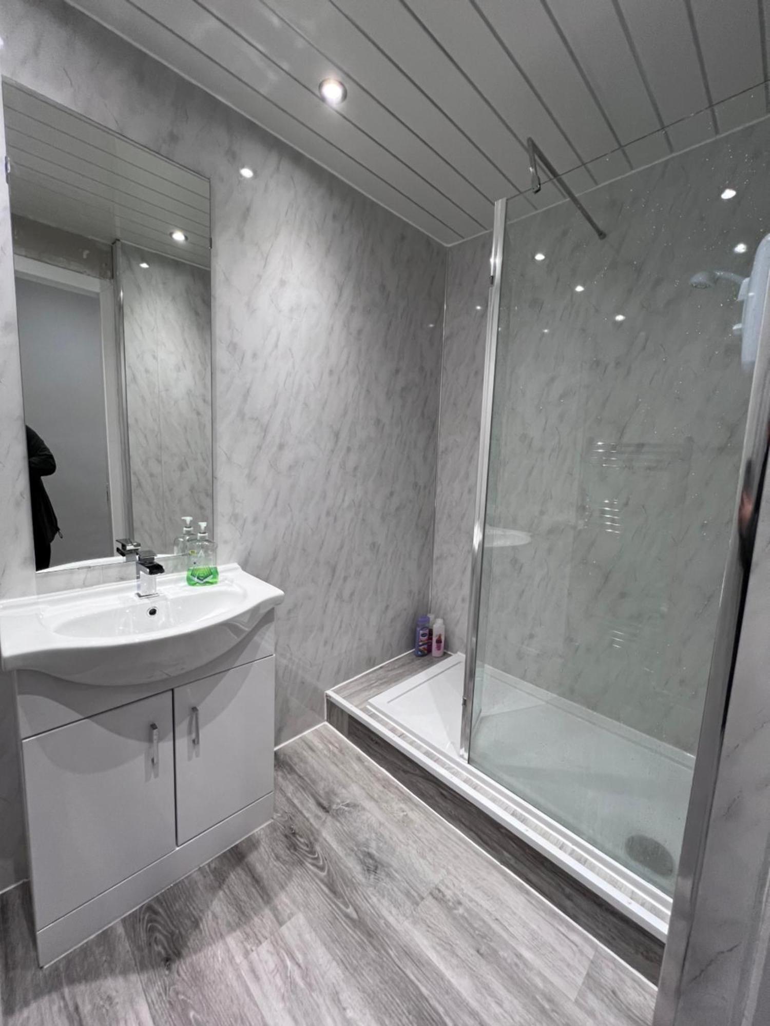 Lovely 4 Bedroom 2Nd Floor Walk Up Apartment Edinburgh Exterior foto