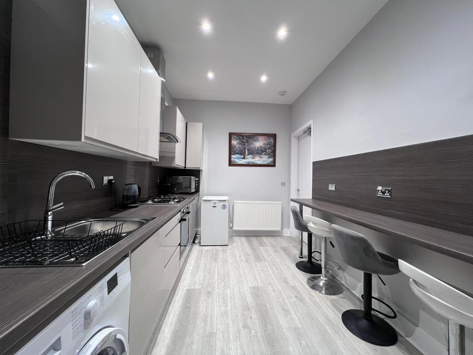 Lovely 4 Bedroom 2Nd Floor Walk Up Apartment Edinburgh Exterior foto